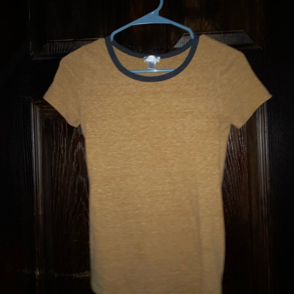 Yellow T